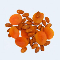 Курага и миндаль