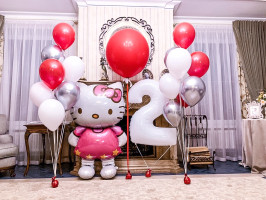 Композиция из шариков "Котенок Hello Kitty"