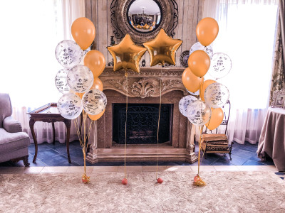 Композиция из шариков "Блоггеру"