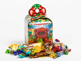 Сладкий подарок на Новый год в красивой упаковке Ярмарка чудес